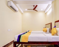 Khách sạn Itsy By Treebo - Prakasam Residency With Roadside View (Puducherry, Ấn Độ)