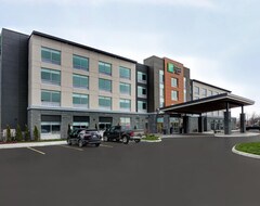 Hotel Holiday Inn Express And Suites Collingwood (Collingwood, Canada)
