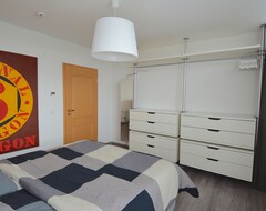 Koko talo/asunto Fully Equipped 3-room Designer Apartment With Breathtaking Views (Darmstadt, Saksa)