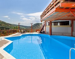 Hotel Estate kares (Heraklion, Grecia)