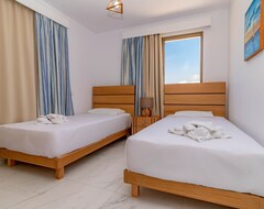 Otel Rododafni Beach Apartments (Baf, Kıbrıs)