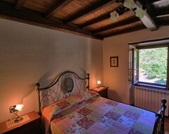 Toàn bộ căn nhà/căn hộ Lone-standing, Family-friendly Vacation Home In Untouched Nature (Montemignaio, Ý)
