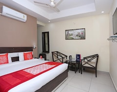 Khách sạn OYO 8232 Hotel KRB Paradise (Dehradun, Ấn Độ)