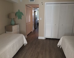 Hele huset/lejligheden Stay in this brand new modernized condo, family friendly! (Cocoa Beach, USA)