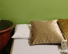Guesthouse Casas Del Salvador (airbnb) Private Room #9 (Valencia, Philippines)