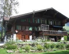 Toàn bộ căn nhà/căn hộ 300 Years Old Chalet Close To Center & Ski-lift (Maracon, Thụy Sỹ)