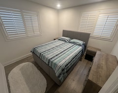 Cijela kuća/apartman Remodeled Modern 5 Bedroom Gem With Two Separate Living Spaces In Georgetown, On (Halton Hills, Kanada)