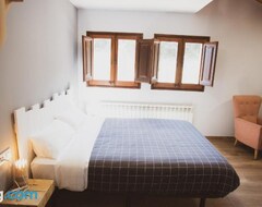 Hostel Coll de Port (Josá Tuixent, Španjolska)