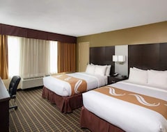 Khách sạn Quality Inn & Suites Windsor (Windsor, Canada)