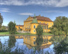 Hotel Luxurious Unique Baroque Castle Lavishly Furnished (Herzogenburg, Østrig)