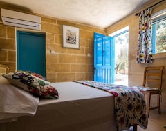 Oda ve Kahvaltı Ta' Bertu Host Family Bed & Breakfast (Birżebbuġa, Malta)