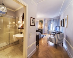 Hele huset/lejligheden Luxury Suite In The Very City Centre Of Parma-emilia Romagna Italy (Parma, Italien)