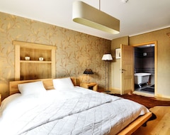 Casa/apartamento entero Marca nuevo renovado, casa de lujo con piscina cubierta, sauna, jacuzzi, baño privado (Waimes, Bélgica)