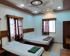 Hotel Aditi (Ahmednagar, India)