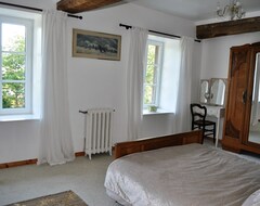 Cijela kuća/apartman Very Spacious Newly Renovated 18th Century Farmhouse In Semi Rural Setting (Percy, Francuska)