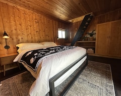 Tüm Ev/Apart Daire Secluded A-frame Cabin In Idyllwild On 8 Acres / 4 Miles From Town / Sleeps 6 (Idyllwild, ABD)