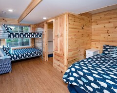 Koko talo/asunto Accessible Blue Spruce Lodge: 340 Ft Of Lake Frontage, 80-Ft Wide Sandy Beach! (Cassopolis, Amerikan Yhdysvallat)