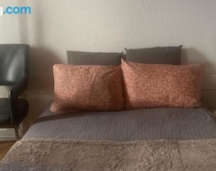 Pansiyon Central Old Town Room With Private Kitchen (Biel - Bienne, İsviçre)