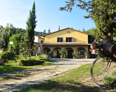 Cijela kuća/apartman Villa In A Hilly Area Surrounded By Greenery With Swimming Pool And Breathtaking Views (Cortona, Italija)