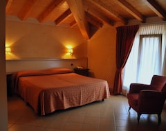Hotel La Corte (Bedizzole, Italy)