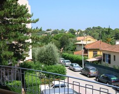 Tüm Ev/Apart Daire Air-conditioned Apartment, Ideally Located, Beautiful Quiet And Sunny Terrace (Cavalaire, Fransa)