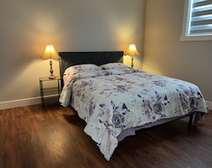 Casa/apartamento entero 2 Bed 1 Bath (Kamloops, Canadá)