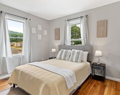 Casa/apartamento entero Stylish, Relaxing & Comfy 3 Bdr Home. 2 Minutes To Lake Compounce (Bristol, EE. UU.)
