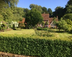 Toàn bộ căn nhà/căn hộ Charming Country Cottage In A Very Quiet Village In Dorset. 5 Large Doubles. (Wimborne Minster, Vương quốc Anh)