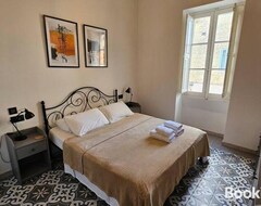 Cijela kuća/apartman Iris -paola Modern Townhouse (Paola, Malta)