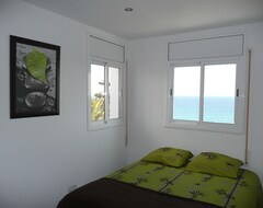 Hotel Miami Platja, House For 8 People In Small Residence With Sea View And Swimming Pool (Miami Playa, España)