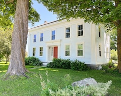 Toàn bộ căn nhà/căn hộ Entire 1800 Colonial With A View | Fun & Relaxing Home Away (Wallingford, Hoa Kỳ)
