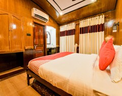 Khách sạn OYO 13525 HouseBoat My Trip Deluxe 3 BHK Private (Alappuzha, Ấn Độ)