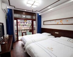 Hotel Yun Shui Jian Jiangjing Minsu (Fenghuang, Kina)