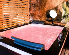 Koko talo/asunto Cave Suite Magara (lomas De Ruvira Cave Hotel) (Jorquera, Espanja)