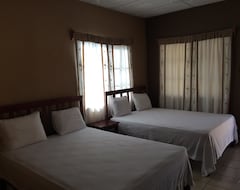 Hotel Entre Lagos (Santa Cruz de Yojoa, Honduras)