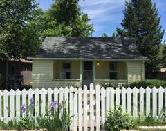 Toàn bộ căn nhà/căn hộ Charming Cottage In Historical Victorian Olde Erie Village (Erie, Hoa Kỳ)