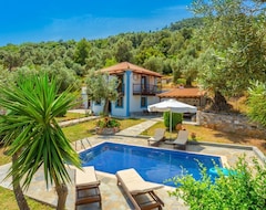Hele huset/lejligheden Villa Glysteri: Large Private Pool, Walk To Beach, A/c (Psarades, Grækenland)