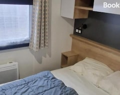 Kokua Developpement presente MOBIL HOME residentiel toutes options camping 4 etoiles CANET (Canet-en-Roussillon, Francia)