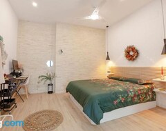 Koko talo/asunto Artistic Digital Getaway Large 1 Bedroom King Bed - Great Location (Valencia, Espanja)