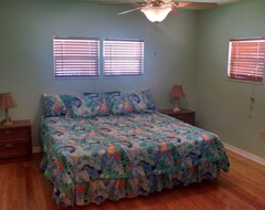 Entire House / Apartment Beautiful Gulf-front Vacation Rental House (Hudson, USA)