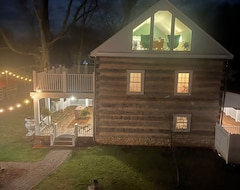 Entire House / Apartment Historic Log Cabin Fully Restored; Gourmet Kitchen & Much More! (Somerset, USA)