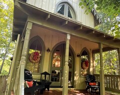 Tüm Ev/Apart Daire The Rosé Retreat At Vineyard Grove - Perfect For A Romantic Getaway! (Irvington, ABD)