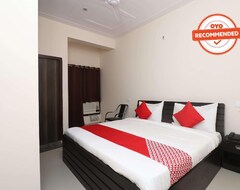 Hotel Oyo Flagship 76578 Bbd (Lucknow, Indien)