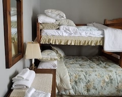 Hotel Sweetfields Farm Is The Place You Want To Be (Creemore, Canada)