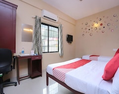 Hotel OYO 4706 Chalil Residency (Kochi, India)