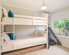 Hotelli Exclusive Escapes-top Deck Busselton (Busselton, Australia)