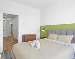Hele huset/lejligheden Modern And Cozy 4 Bedrooms Sleep 12 (Montreal, Canada)