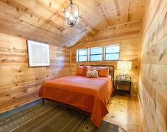 Entire House / Apartment Trout Run Lodge ~ A Cozy Retreat With Big Ozark Mtn And White River Views (Melbourne, USA)