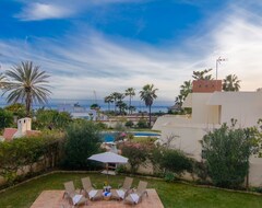 Hotel Las Chapas South Oriented Beachfront Villa W/ Pool Solarium And Garden (Marbella, Spain)