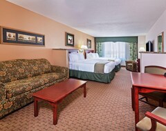 Holiday Inn Express & Suites Selma, An Ihg Hotel (Selma, EE. UU.)